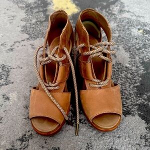 Sorel leather and canvas summer wedges